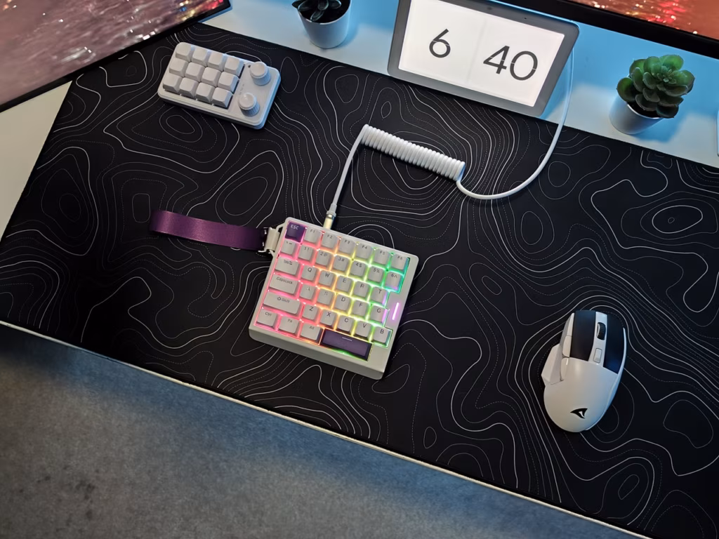 Epomaker HE30 One-Handed Gaming Keyboard: Compact Control