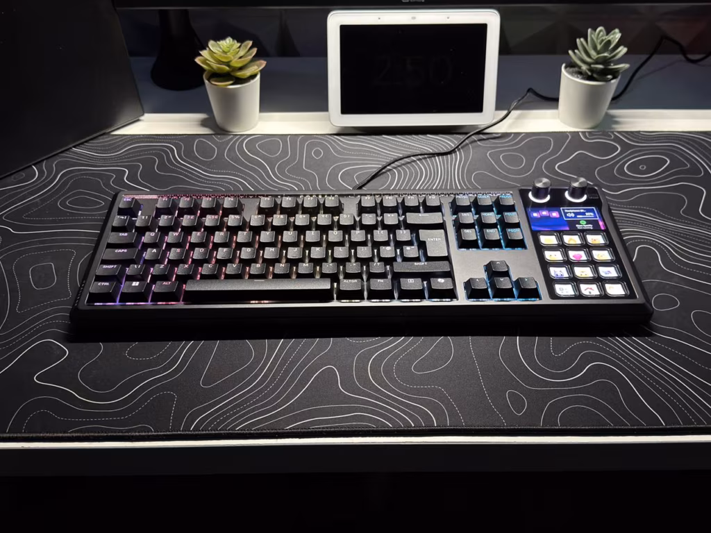 Corsair Galleon 100 SD: Stream Deck Integrated Mechanical Keyboard