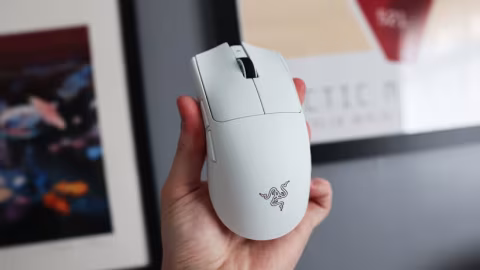 Razer Viper V4 Pro Reviewed: A Superlight Wireless Gaming Mouse Powerhouse