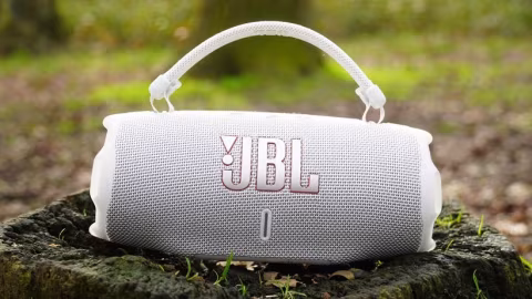 JBL Charge 6 Review: Smart Tweaks Make It the Bluetooth Speaker to Beat