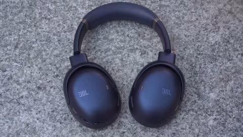 JBL Tour One M3 Smart Tx: A Detailed Look at Features, Comfort, and Sound