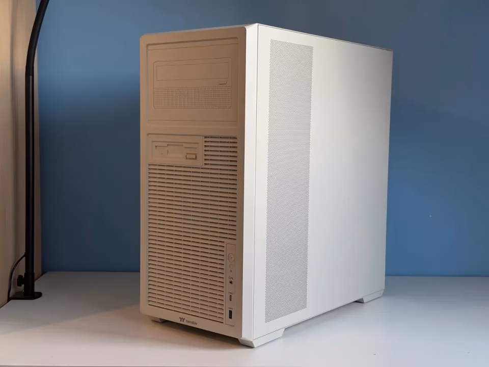 Reviving Nostalgia: The Thermaltake Retro 360 TG Case Review