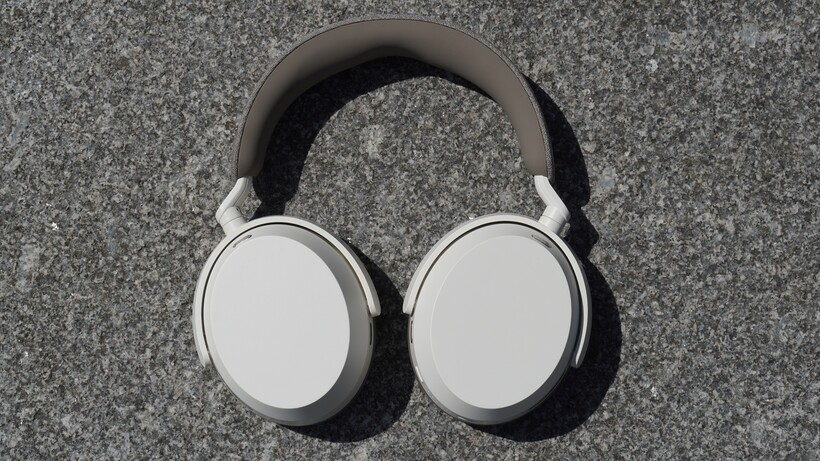 Sennheiser Momentum 5 Wireless Review: Comfort and Battery Life Lead